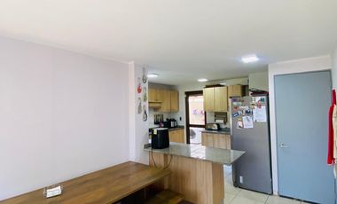 VENTA CASA CERCANA CARRETERA SAN MARTÍN 2 PISOS 3D + 3B + TERRAZA + LOGIA + P. SERVICIO, COLEGIOS ALGARROBAL- DUNALASTAIR – LINCON - ALIANZA FRANCESA