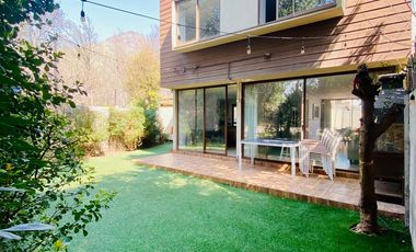 VENTA CASA CERCANA CARRETERA SAN MARTÍN 2 PISOS 3D + 3B + TERRAZA + LOGIA + P. SERVICIO, COLEGIOS ALGARROBAL- DUNALASTAIR – LINCON - ALIANZA FRANCESA