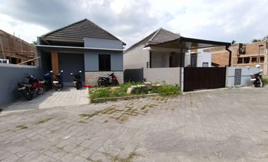 Jual Murah Rumah Baru Dalam Perumahan Area Maguwoharjo JOGJA