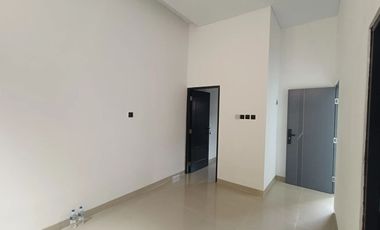 Rumah 1 Lt Siap Huni Akses Dekat Stasiun Bekasi Hadap Utara J-37049