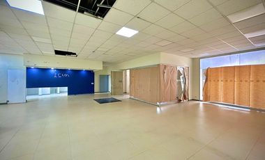 LOCAL COMERCIAL EN VENTA SECTOR CENTRO COMERCIAL PUERTO SECO EN MEDELLIN