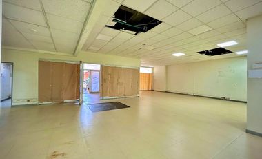 LOCAL COMERCIAL EN VENTA SECTOR CENTRO COMERCIAL PUERTO SECO EN MEDELLIN