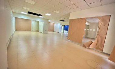 LOCAL COMERCIAL EN VENTA SECTOR CENTRO COMERCIAL PUERTO SECO EN MEDELLIN