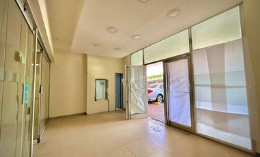 LOCAL COMERCIAL EN VENTA SECTOR CENTRO COMERCIAL PUERTO SECO EN MEDELLIN