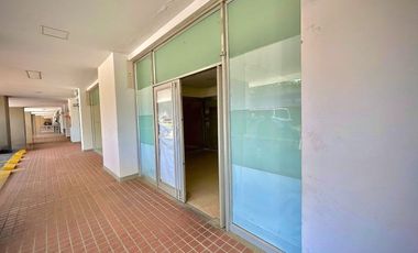 LOCAL COMERCIAL EN VENTA SECTOR CENTRO COMERCIAL PUERTO SECO EN MEDELLIN