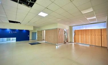 LOCAL COMERCIAL EN VENTA SECTOR CENTRO COMERCIAL PUERTO SECO EN MEDELLIN