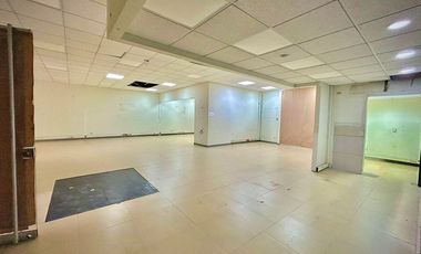 LOCAL COMERCIAL EN VENTA SECTOR CENTRO COMERCIAL PUERTO SECO EN MEDELLIN