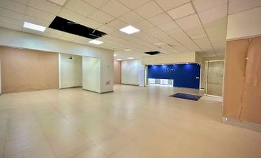 LOCAL COMERCIAL EN VENTA SECTOR CENTRO COMERCIAL PUERTO SECO EN MEDELLIN