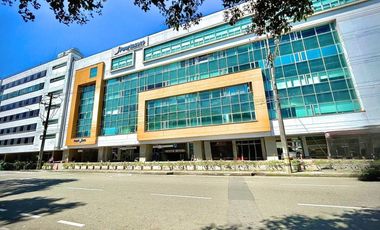 LOCAL COMERCIAL EN VENTA SECTOR CENTRO COMERCIAL PUERTO SECO EN MEDELLIN