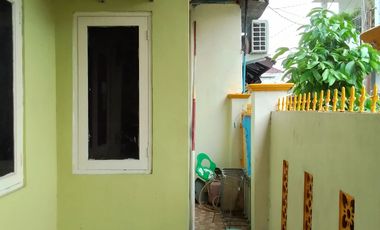 Rumah 15 Menit ke Summarecon Mall Bekasi SHM Dibantu KPR J-31960