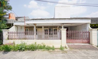 Rumah Luas 6 Menit ke Grand Galaxy Park SHM Dibantu KPR J-31737