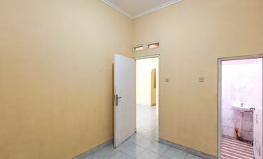 Rumah 10 Menit ke Bintaro Jaya Xchange Mall SHM Dibantu KPR J-36773