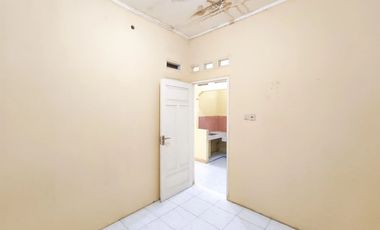 Rumah 10 Menit ke Bintaro Jaya Xchange Mall SHM Dibantu KPR J-36773