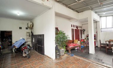 Rumah Hadap Selatan LB 120 SHM dekat Kota Cinema Jatiasih J-36697