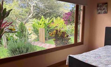 Renta espectacular Villa un dormitorio en Pakakuna Gardens en Checa