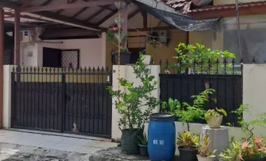 Rumah Strategis 9 Menit ke Living World Alam Sutera Siap Huni J-37323
