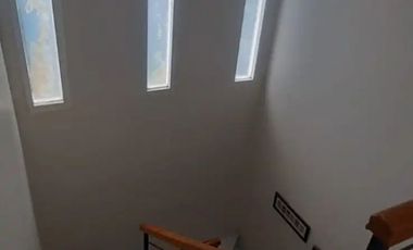 Rumah 2 Lantai SHM di Jatiasih Dekat Gerbang Tol Bebas Banjir J-37158