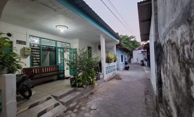 Rumah Tinggal Lokasi Strategis Dekat Kebun Binatang Gembira Loka