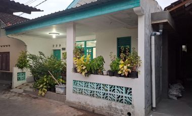 Rumah Tinggal Lokasi Strategis Dekat Kebun Binatang Gembira Loka