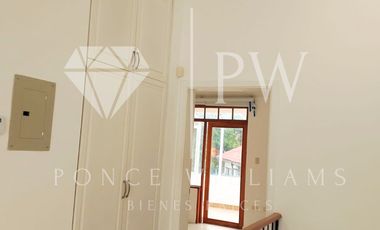 CASA EN CUMBAYA DENTRO DE URBANIZACIÓN EN RENTA