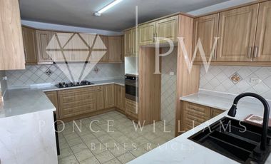 CASA EN CUMBAYA DENTRO DE URBANIZACIÓN EN RENTA