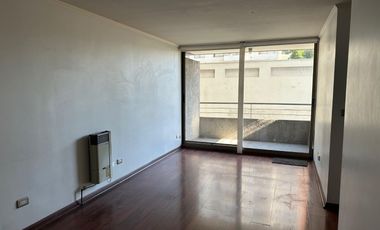 Venta cómodo departamento 2D2B con vista lateral a Cerro San Cristóbal