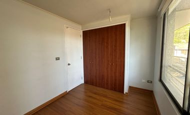 Venta cómodo departamento 2D2B con vista lateral a Cerro San Cristóbal