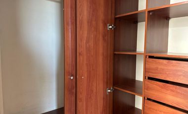 Venta cómodo departamento 2D2B con vista lateral a Cerro San Cristóbal