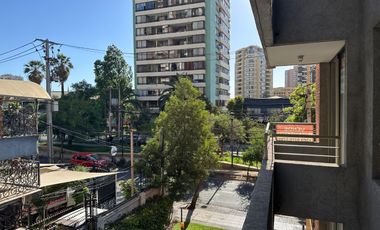 Venta cómodo departamento 2D2B con vista lateral a Cerro San Cristóbal