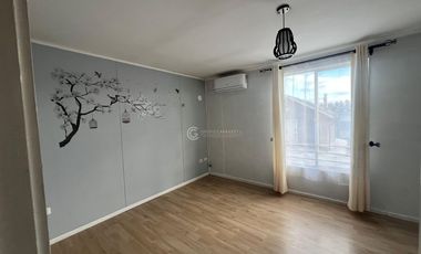 ARRIENDO CASA REINA LUISA