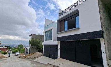 Casa en venta con Roof zona sur ote de la ciudad frac Colesquizan