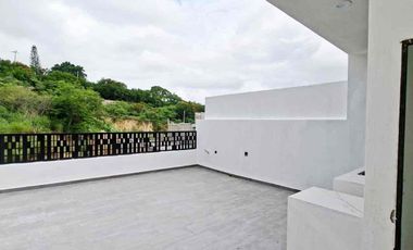 Casa en venta con Roof zona sur ote de la ciudad frac Colesquizan