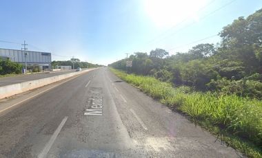 Terreno en venta en Conkal sobre carretera y con 300 m de frente