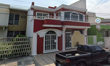 CASA EN VENTA AVENIDA VICENTE GUERRERO #1013, COLONIA CENTRO, VERACRUZ, VERACRUZ