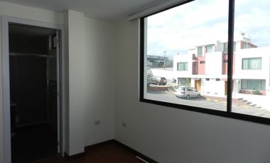 VENTA DE CASA CALDERON-CORAL