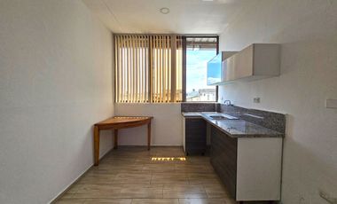 Alquiler de Suite en 3er Piso Alto/ Terraza - Cdla. Simón Bolivar, Avenida Hno. Miguel, Cerca al Aeropuerto y Mall del Sol - Guayaquil