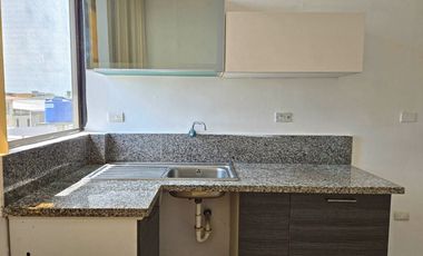 Alquiler de Suite en 3er Piso Alto/ Terraza - Cdla. Simón Bolivar, Avenida Hno. Miguel, Cerca al Aeropuerto y Mall del Sol - Guayaquil