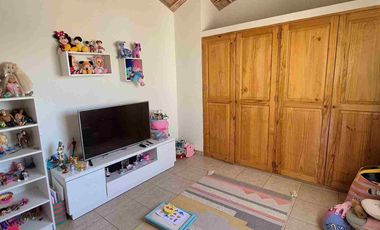 VENDO CASA EN ICA EN RESIDENCIAL LA ANGOSTURA UBICADA EN CONDOMINIO CON SEGURIDAD LAS 24 HORAS, PISCINA Y AREAS VERDES