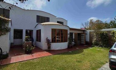 VENDO CASA EN ICA EN RESIDENCIAL LA ANGOSTURA UBICADA EN CONDOMINIO CON SEGURIDAD LAS 24 HORAS, PISCINA Y AREAS VERDES