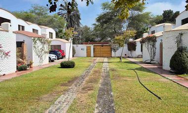 VENDO CASA EN ICA EN RESIDENCIAL LA ANGOSTURA UBICADA EN CONDOMINIO CON SEGURIDAD LAS 24 HORAS, PISCINA Y AREAS VERDES