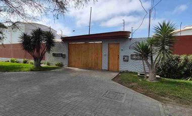 VENDO CASA EN ICA EN RESIDENCIAL LA ANGOSTURA UBICADA EN CONDOMINIO CON SEGURIDAD LAS 24 HORAS, PISCINA Y AREAS VERDES