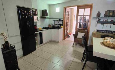 VENDO CASA EN ICA EN RESIDENCIAL LA ANGOSTURA UBICADA EN CONDOMINIO CON SEGURIDAD LAS 24 HORAS, PISCINA Y AREAS VERDES