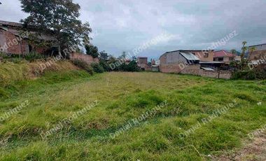 Terreno de venta en Cazhapata - Cuenca. a 1 cuadra del estadio de la liga. IPRUS 4 pisos OPORTUNIDAD