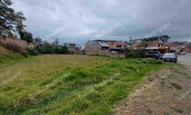 Terreno de venta en Cazhapata - Cuenca. a 1 cuadra del estadio de la liga. IPRUS 4 pisos OPORTUNIDAD