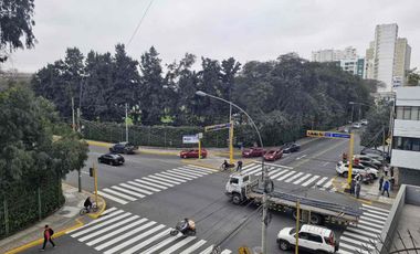 Buen Dpto REMODELADO-A pasos de la Av Arequipa -Vista Parque de Las Aguas