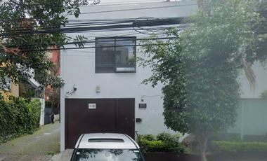 Casa con 4 recámaras en Venta, Del Valle Centro, 321 m2 terreno