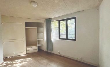 Casa con 4 recámaras en Venta, Del Valle Centro, 321 m2 terreno