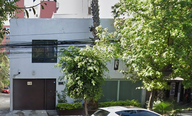 Casa con 4 recámaras en Venta, Del Valle Centro, 321 m2 terreno