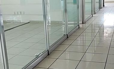 Local en Jardines de la Hacienda