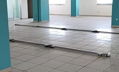 Local en Jardines de la Hacienda